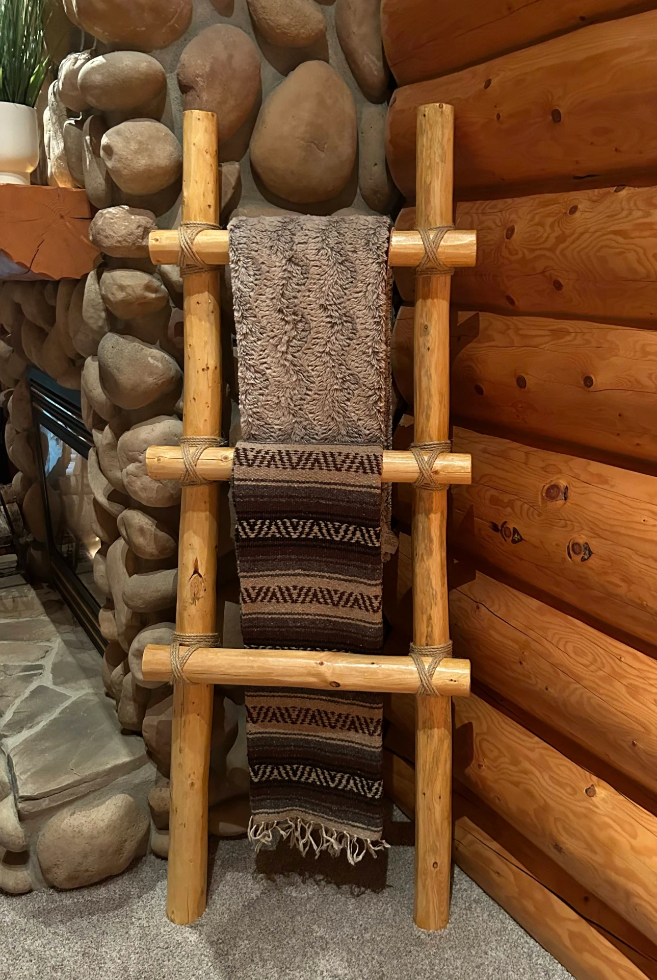 Log Blanket Holder